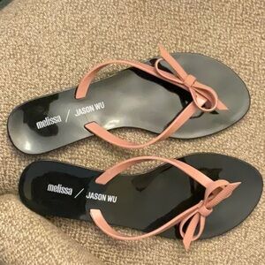 Jason Wu “Melissa” jelly flip flops NEW SZ 8 black with pink bow